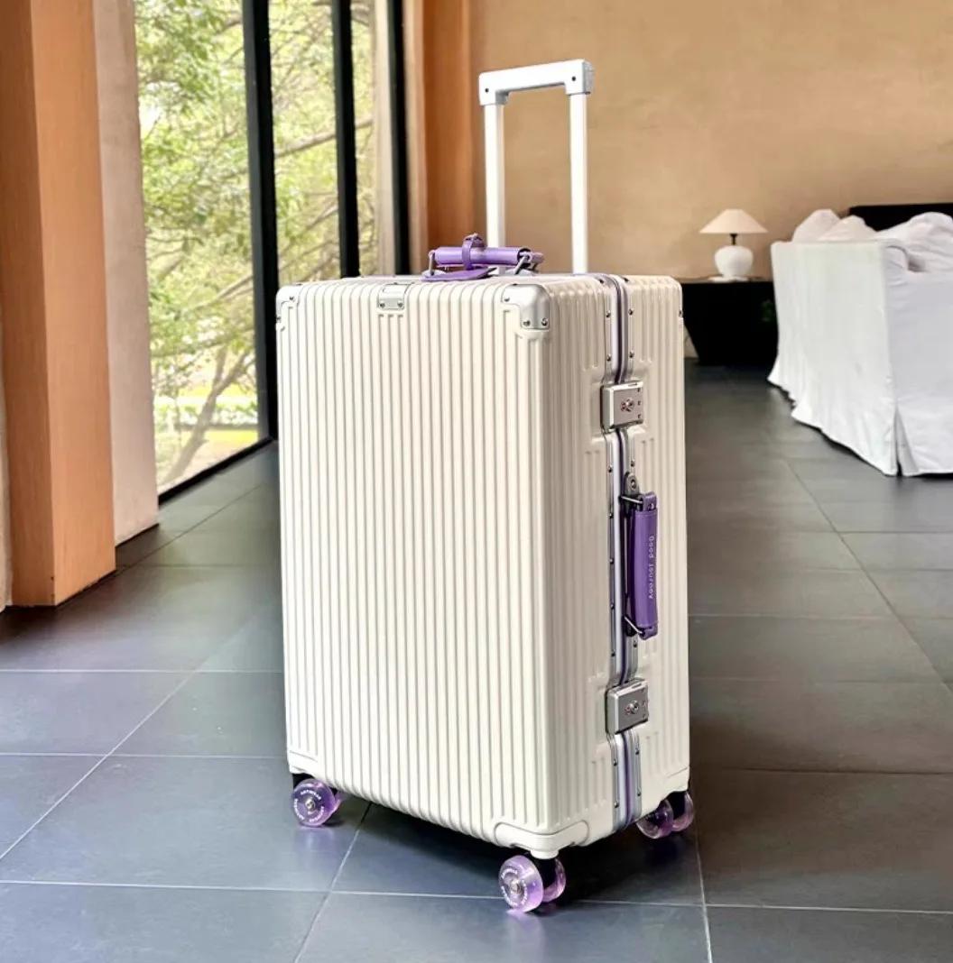 Renkli, Sessiz Dönen Tekerlekl - Aluminum Frame Carry On Luggage incelemesi ve fiyatı